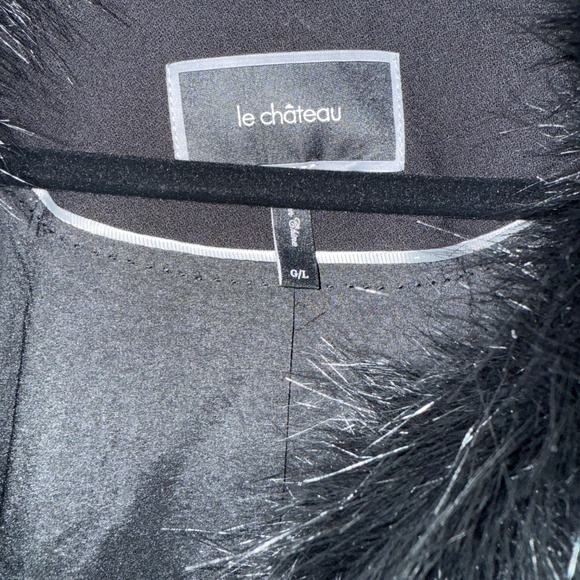 Black Blazer with detachable faux fur collar - Picture 3 of 3